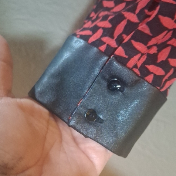 Zara Wome's Red and Black Geometric Blouse Size M - Picture 4 of 10